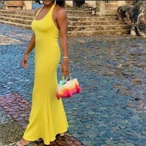 Black Halo Napa Halter dress in a vibrant yellow size 12. Trumpet skirt